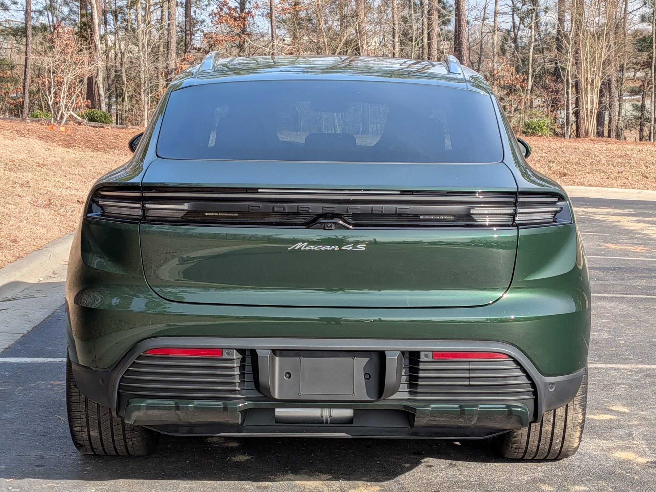 Certified 2025 Porsche Macan 4S Electric AWD/4WD image 29