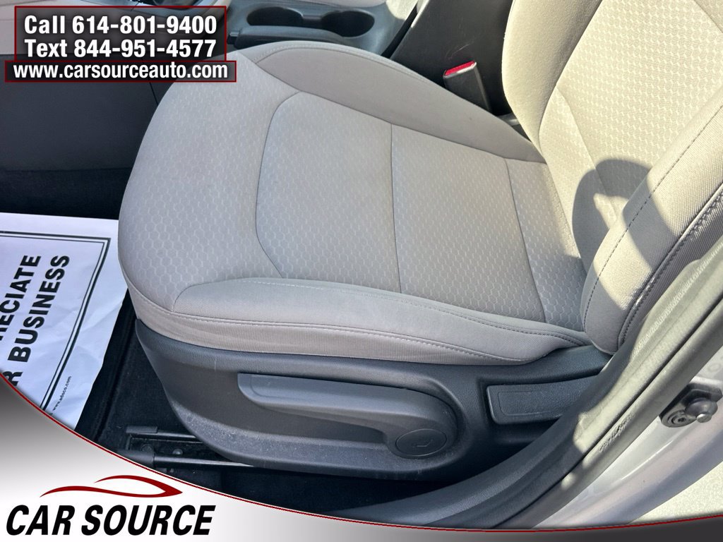 Used 2020 Hyundai Elantra SE FWD image 12