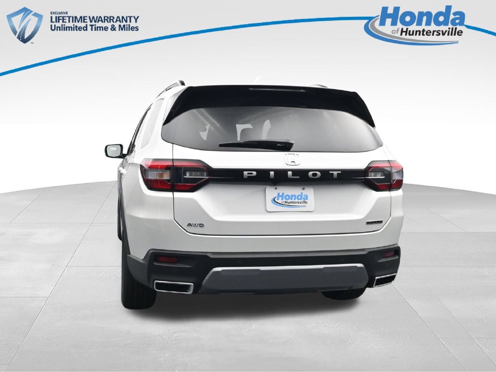New 2026 Honda Pilot Touring image 7