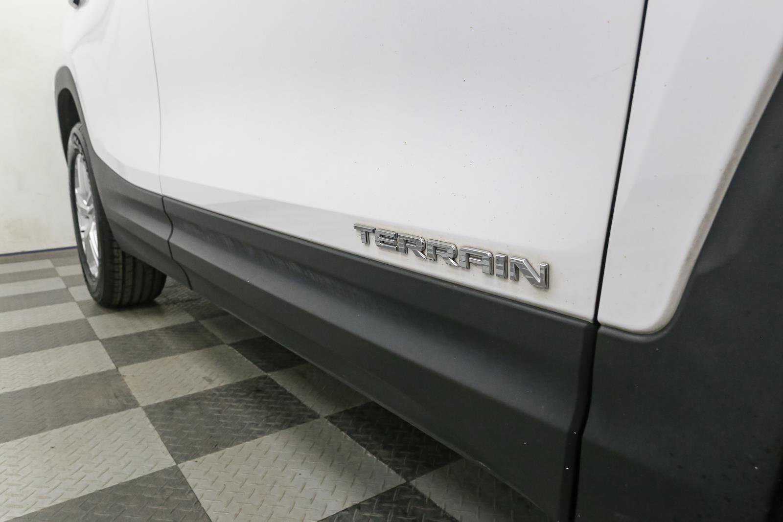 Used 2021 GMC Terrain SLE w/ Driver Convenience Package image 9