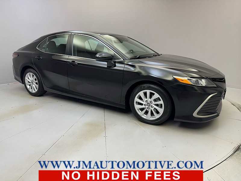 Used 2023 Toyota Camry LE image 7
