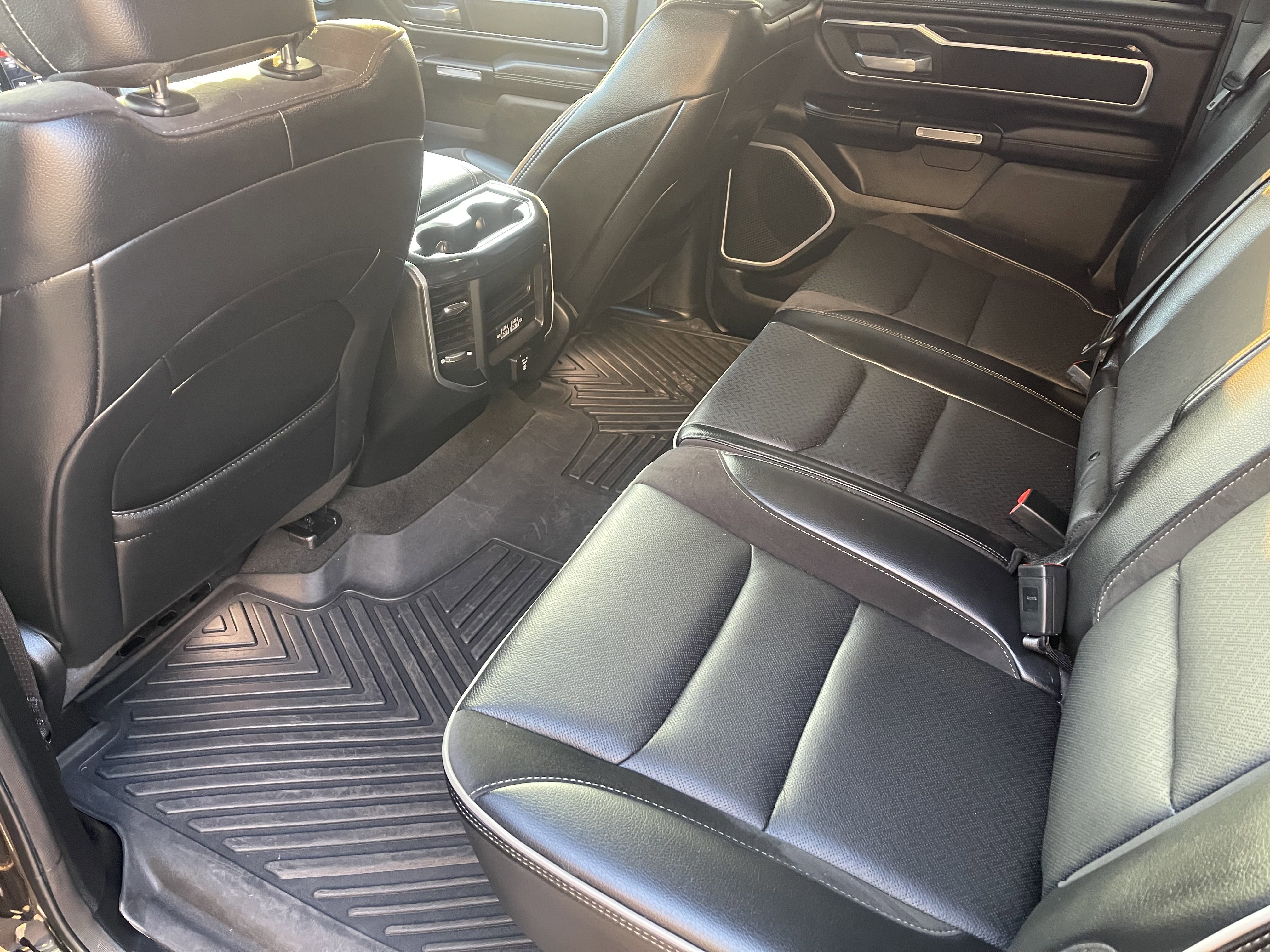 Used 2021 RAM 1500 Laramie w/ Sport Appearance Package image 17