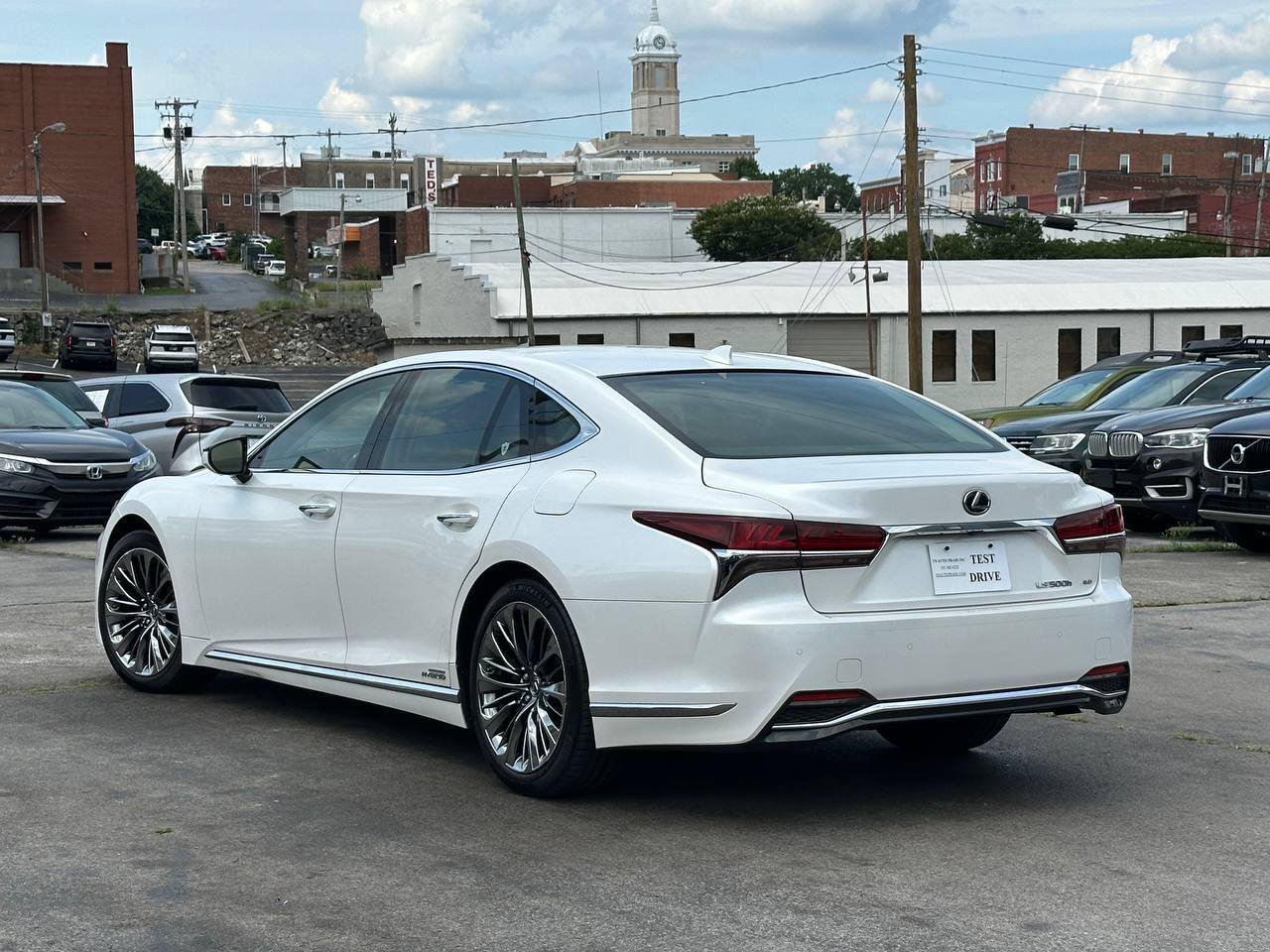 Used 2018 Lexus LS 500h AWD w/ Luxury Package image 4