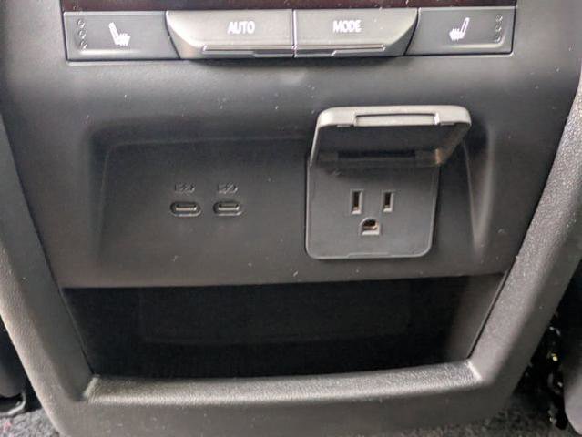 New 2026 Chevrolet Traverse RS w/ LPO, Floor Liner Package image 17