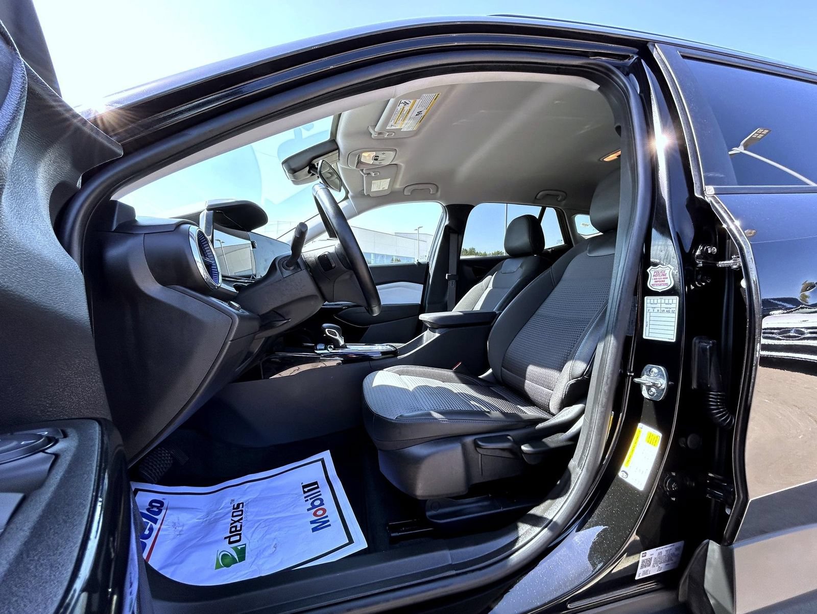 Used 2025 Chevrolet Trax LT w/ LT Convenience Package FWD image 10