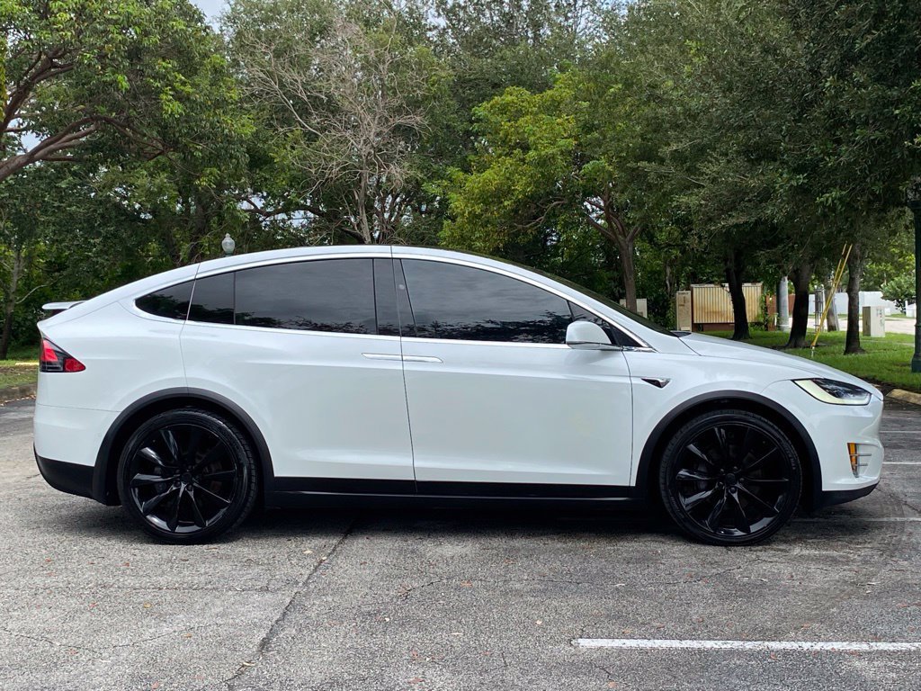 Used 2020 Tesla Model X Long Range AWD/4WD image 9