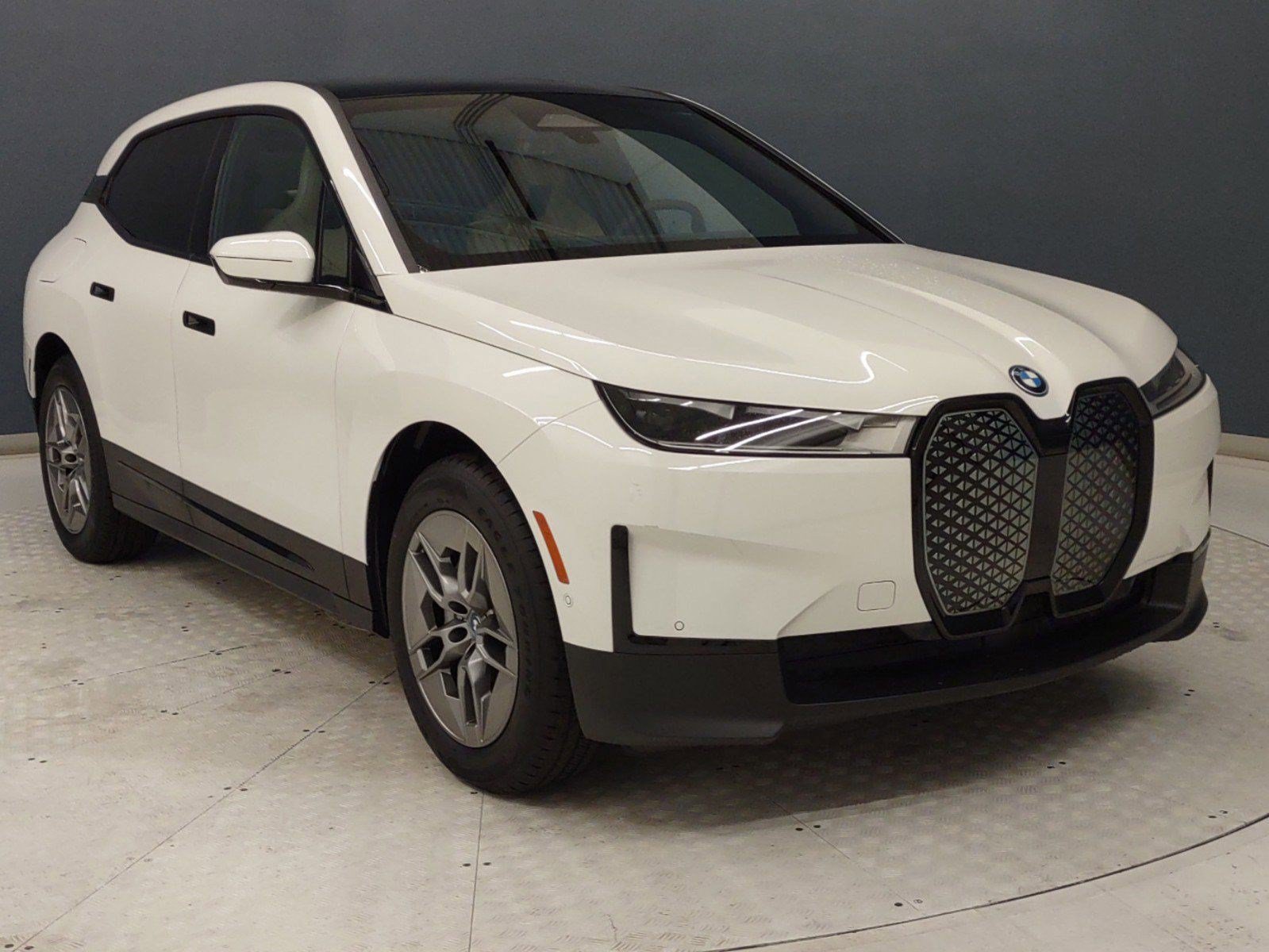 Certified 2023 BMW iX xDrive50 AWD/4WD image 6