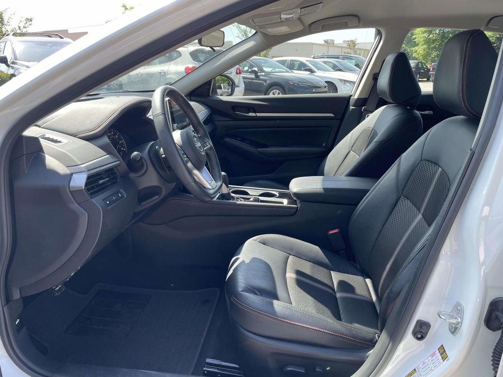 Used 2024 Nissan Altima 2.5 SR FWD image 15