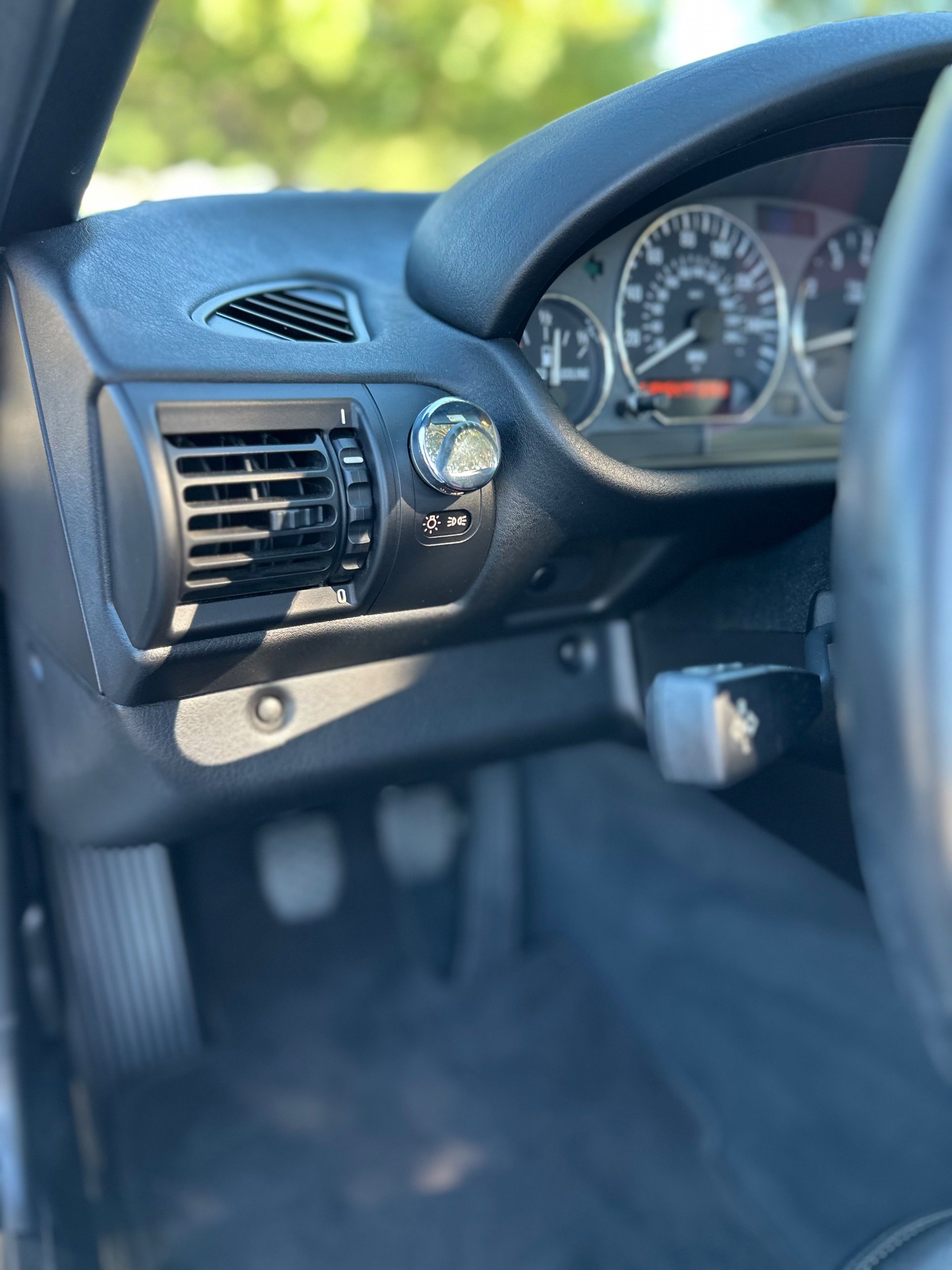 Used 1998 BMW Z3 1.9 image 28