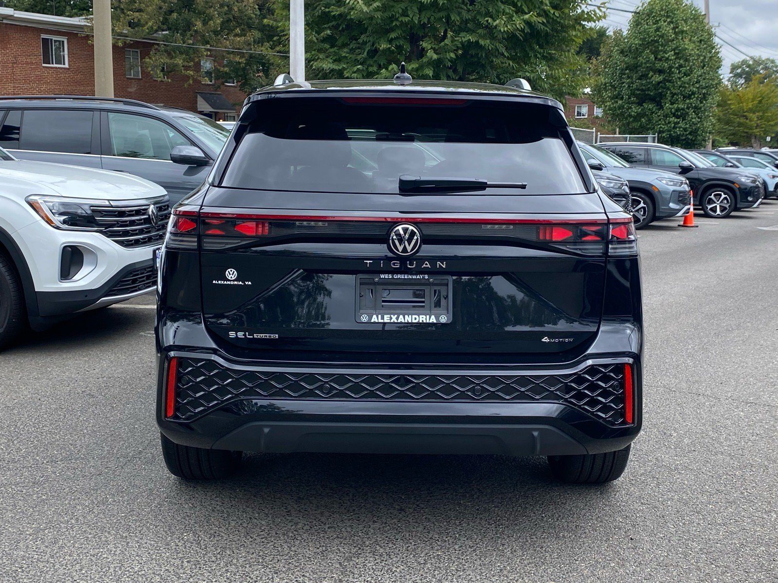 New 2026 Volkswagen Tiguan SEL R-Line AWD/4WD image 3