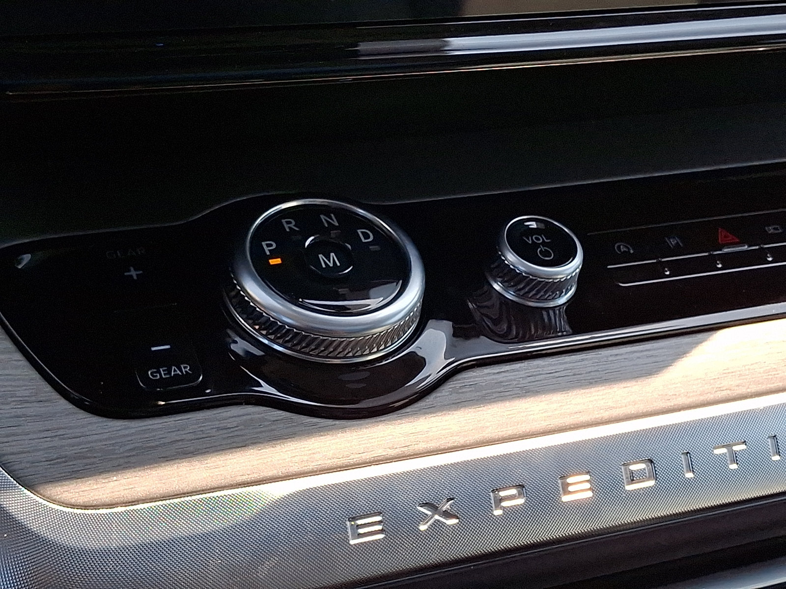 Certified 2025 Ford Expedition Max Platinum AWD/4WD image 19