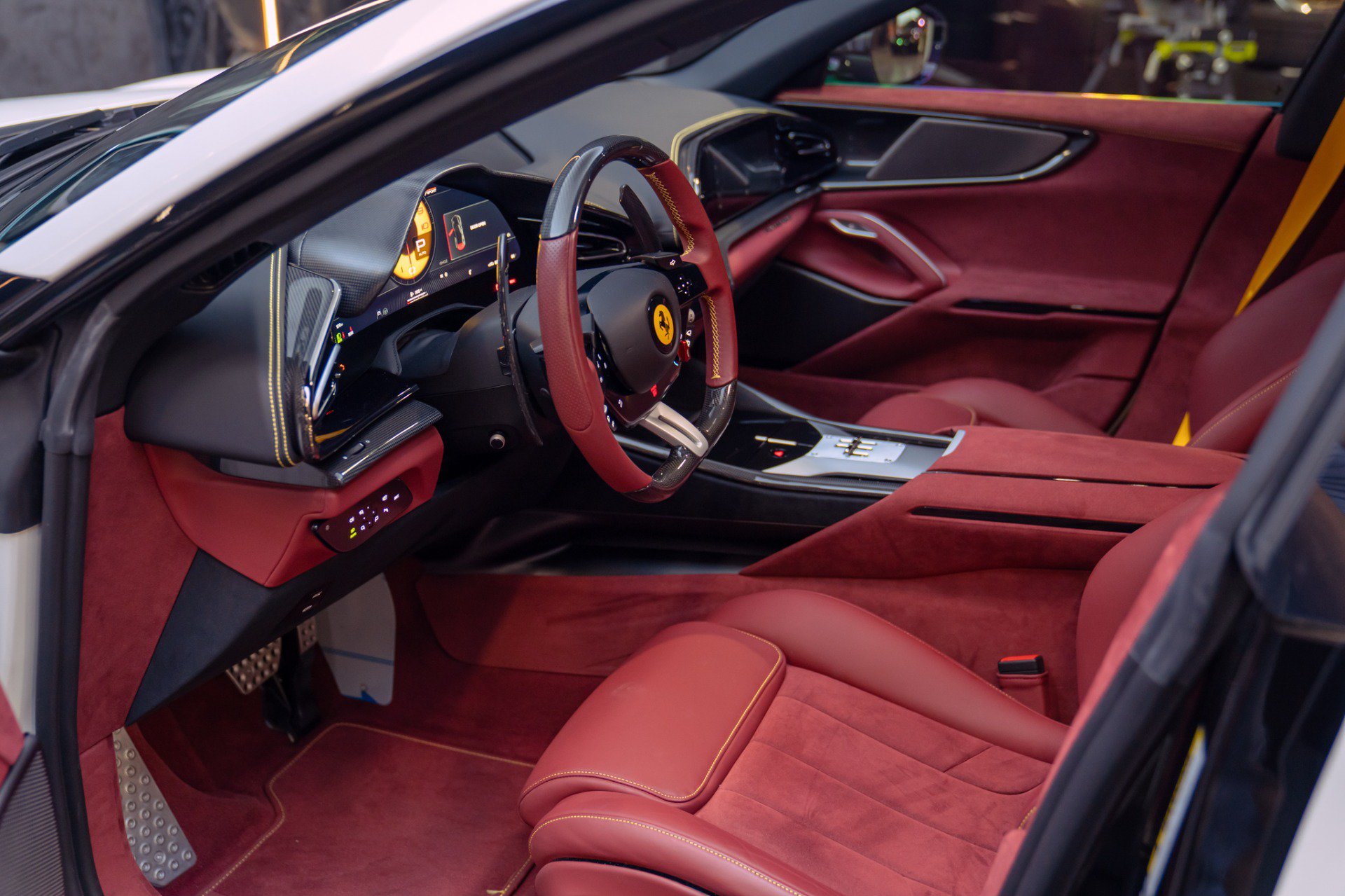 Used 2025 Ferrari Purosangue AWD/4WD image 34