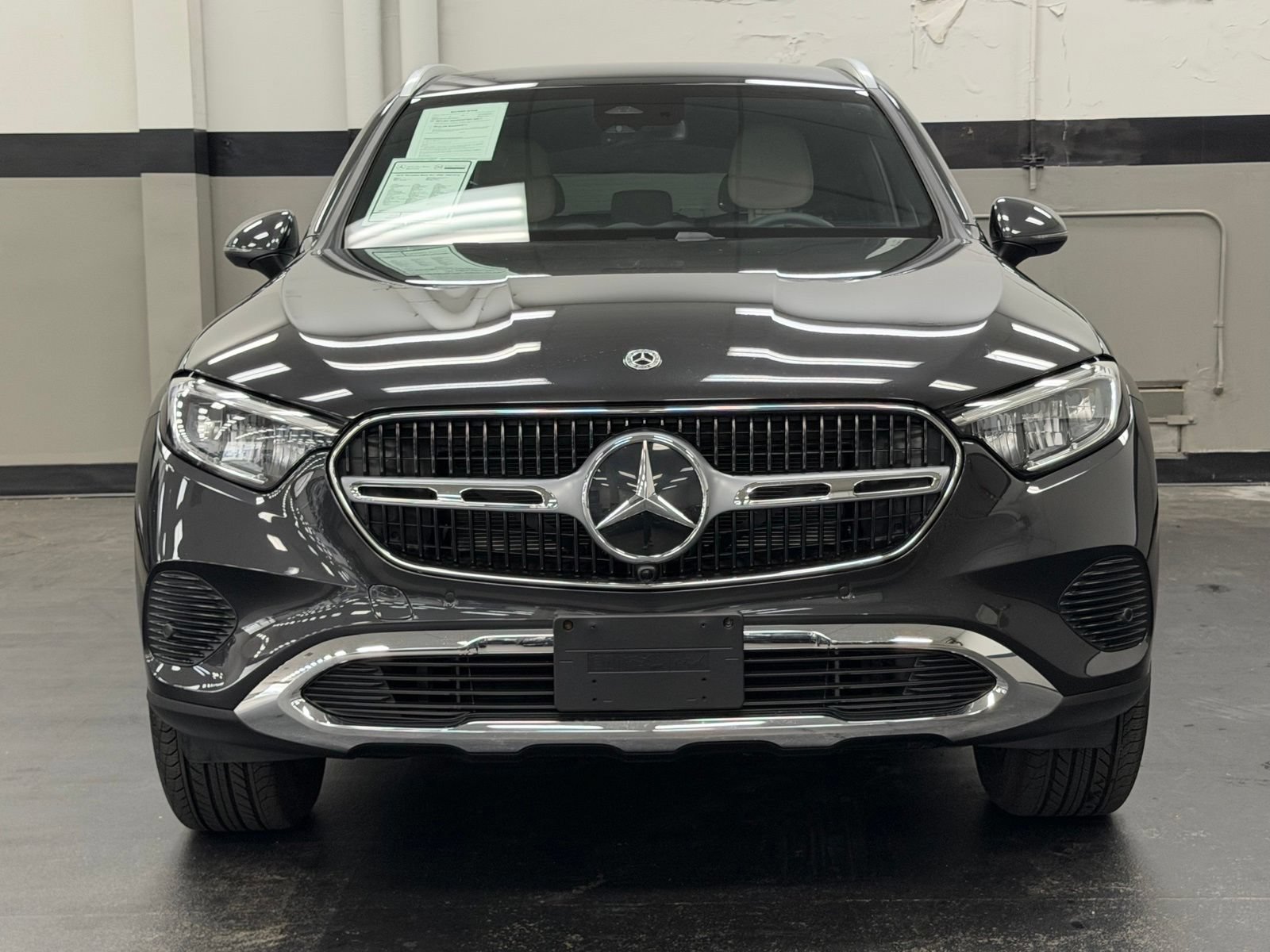 Used 2025 Mercedes-Benz GLC 350e 4MATIC image 4