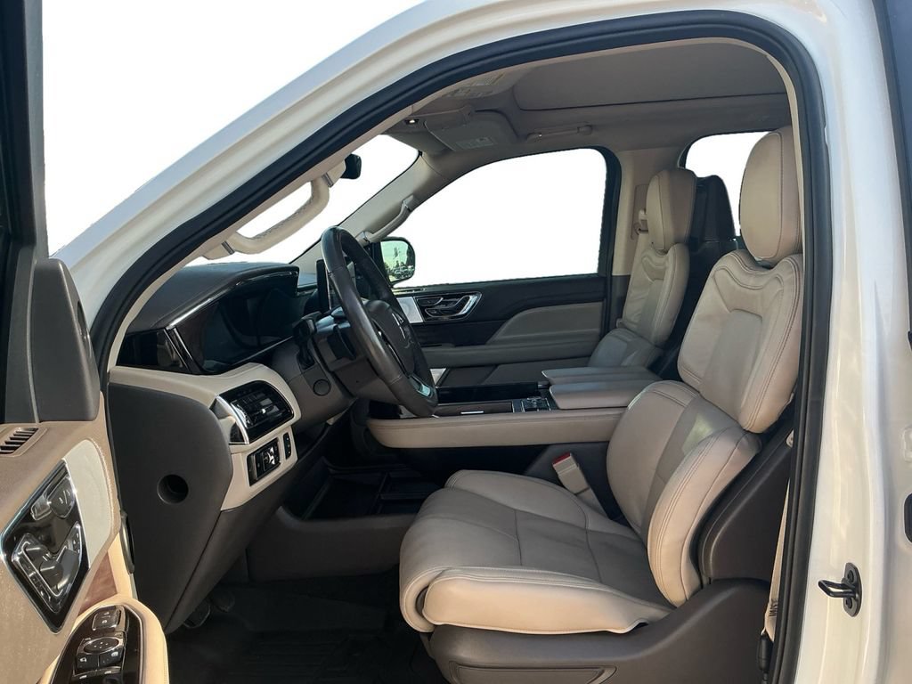Certified 2024 Lincoln Navigator L Reserve AWD/4WD image 14