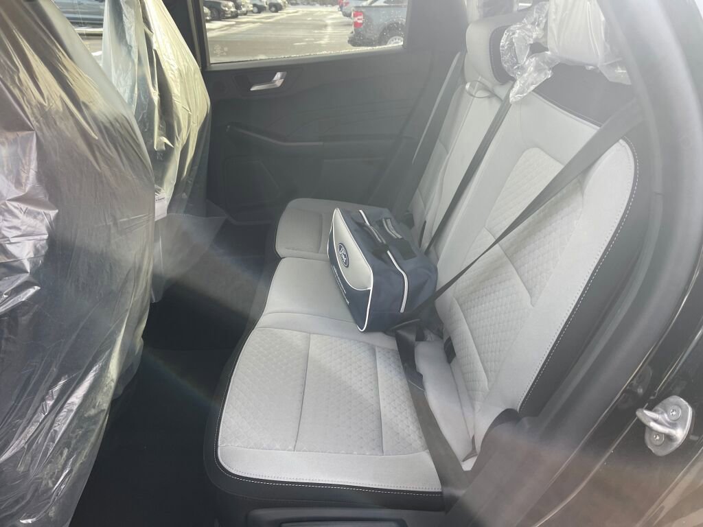 New 2026 Ford Escape Active w/ Active Premium Tech Pack AWD/4WD image 13