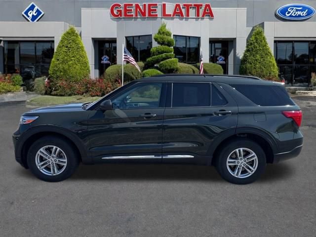 Used 2023 Ford Explorer XLT image 3