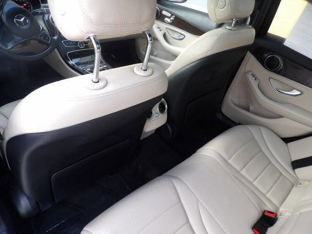 Used 2018 Mercedes-Benz C 300 4MATIC Sedan image 25