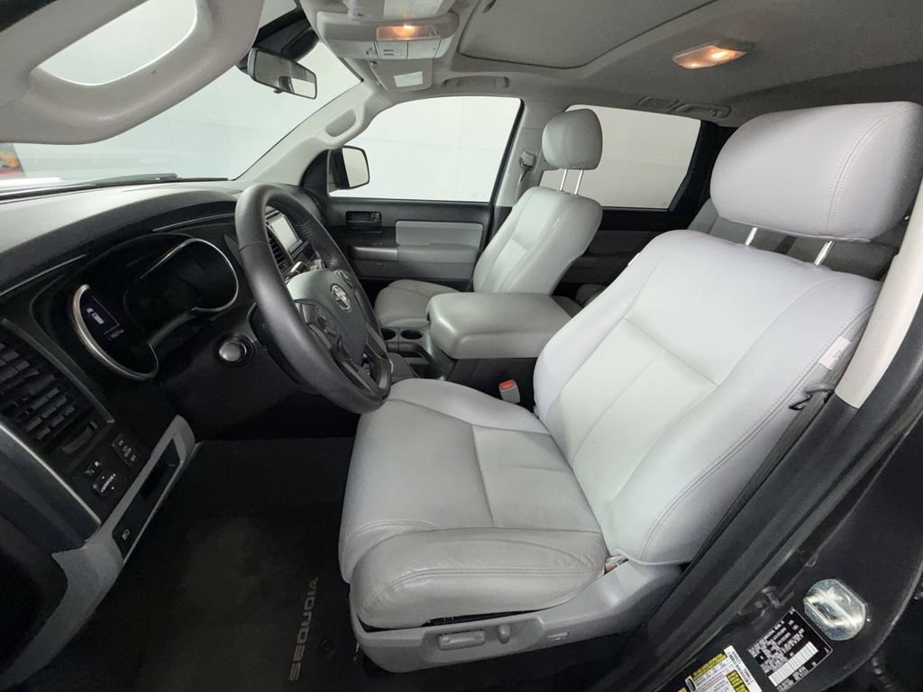 Used 2019 Toyota Sequoia SR5 AWD/4WD image 13