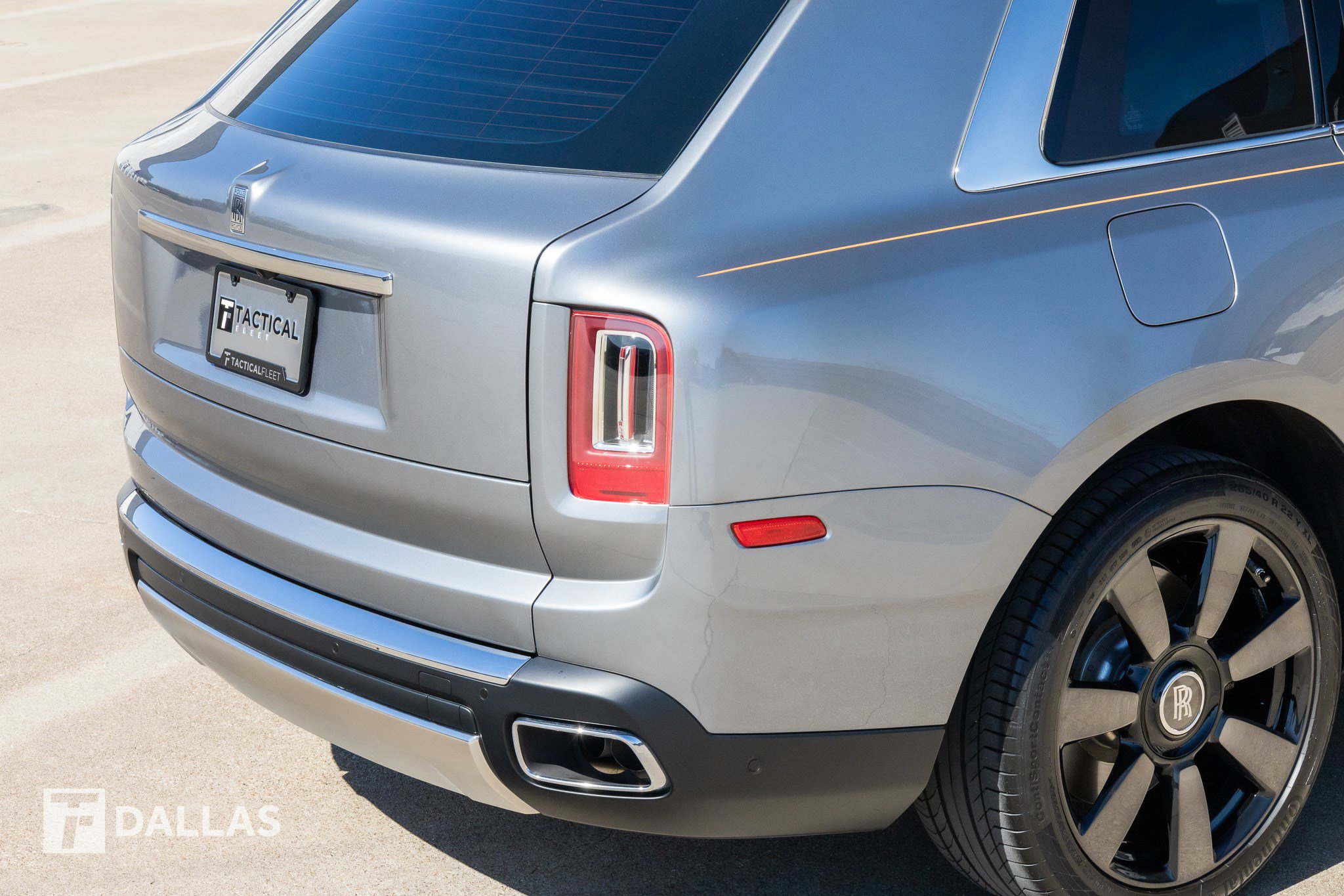 Used 2023 Rolls-Royce Cullinan w/ Cullinan Package image 16