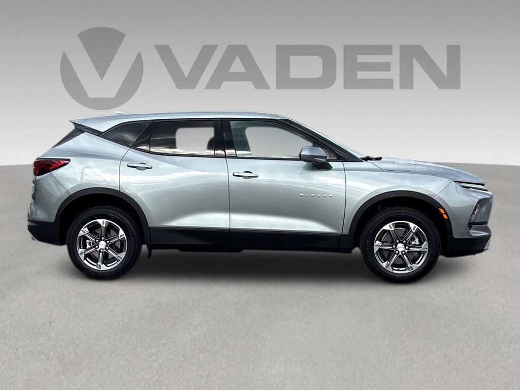 Certified 2025 Chevrolet Blazer LT FWD image 31