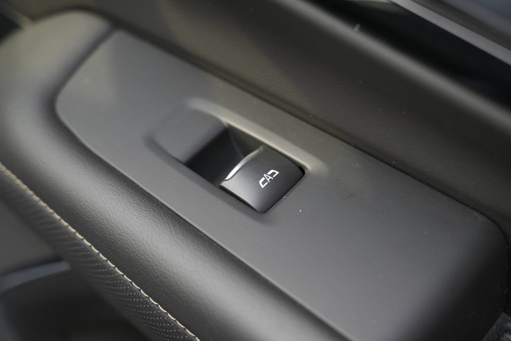 Used 2025 Chevrolet Suburban Premier AWD/4WD image 37