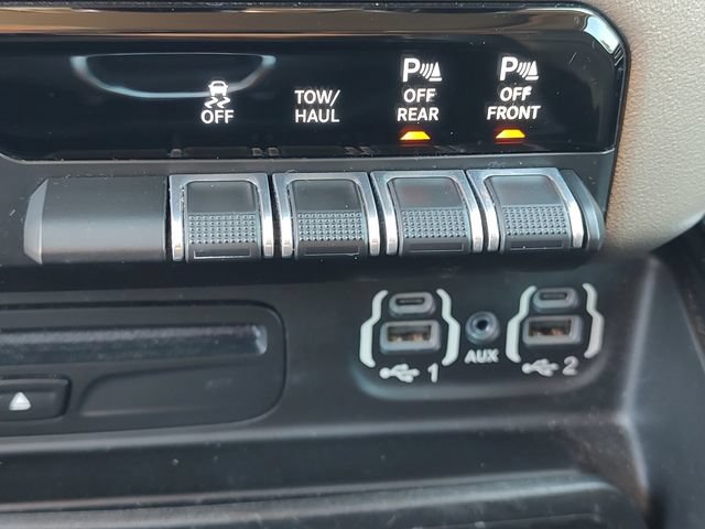 Used 2019 RAM 1500 Laramie AWD/4WD image 18