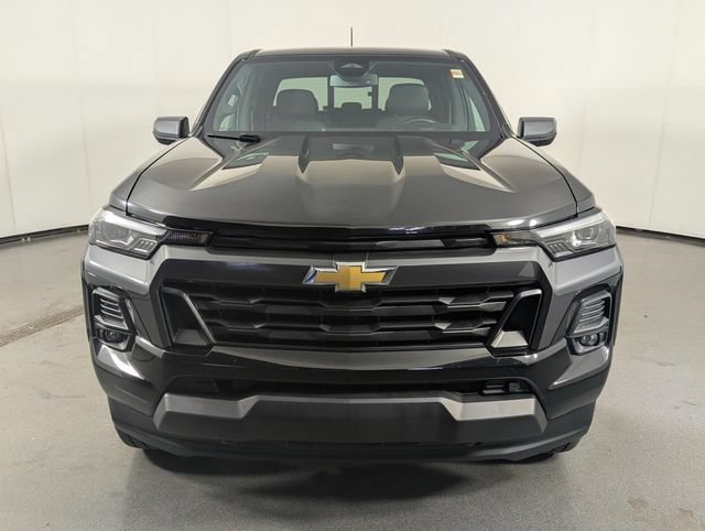 Used 2024 Chevrolet Colorado LT w/ LT Convenience Package III AWD/4WD image 3