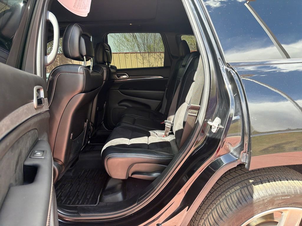Used 2017 Jeep Grand Cherokee SRT image 20