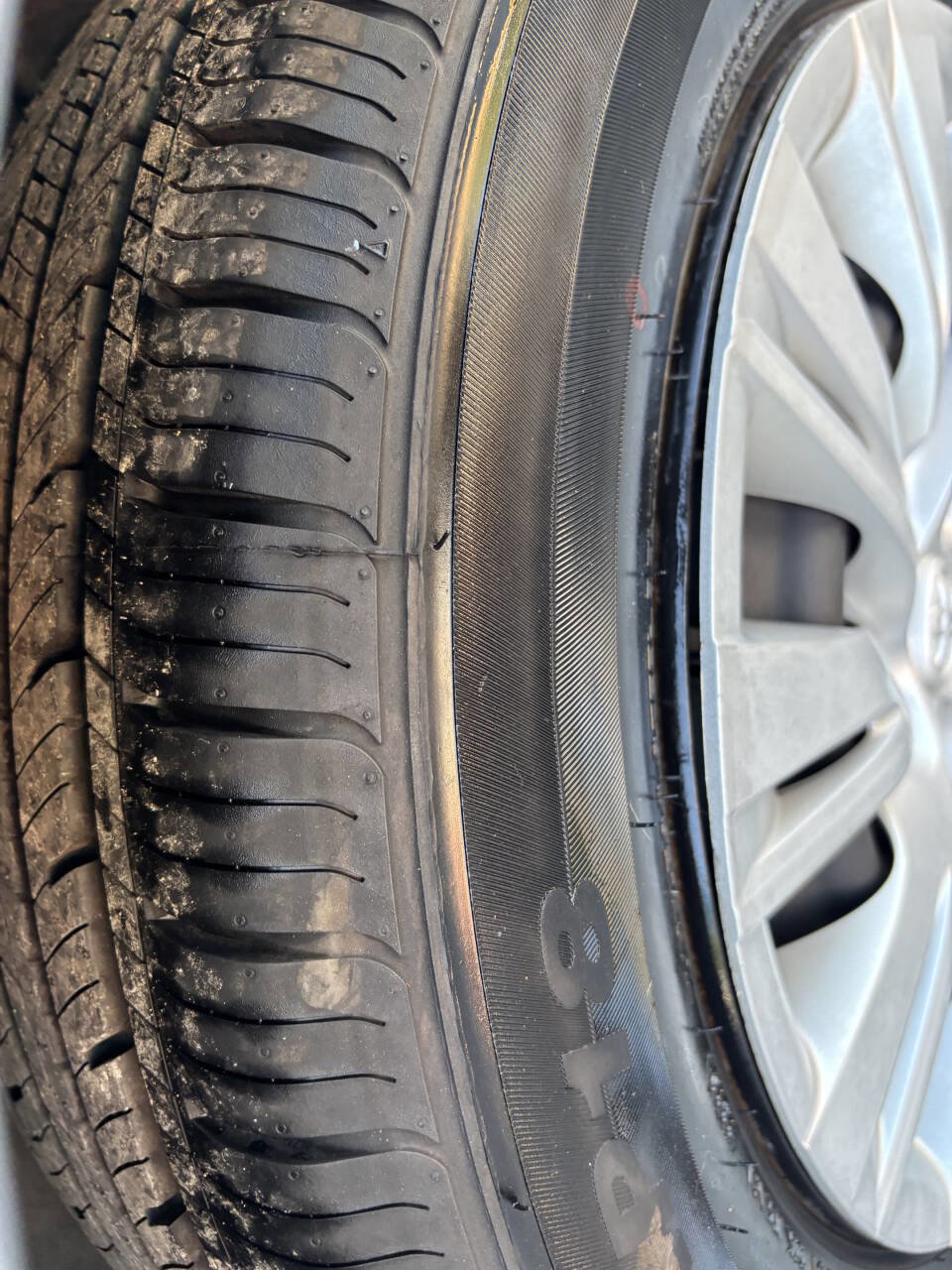 Used 2013 Toyota Camry LE image 20