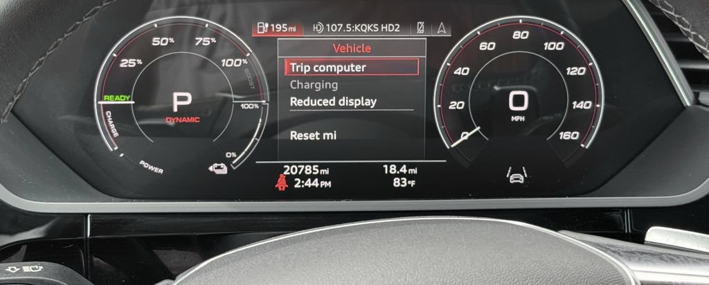Used 2022 Audi e-tron Premium w/ Convenience Plus Package AWD/4WD image 16