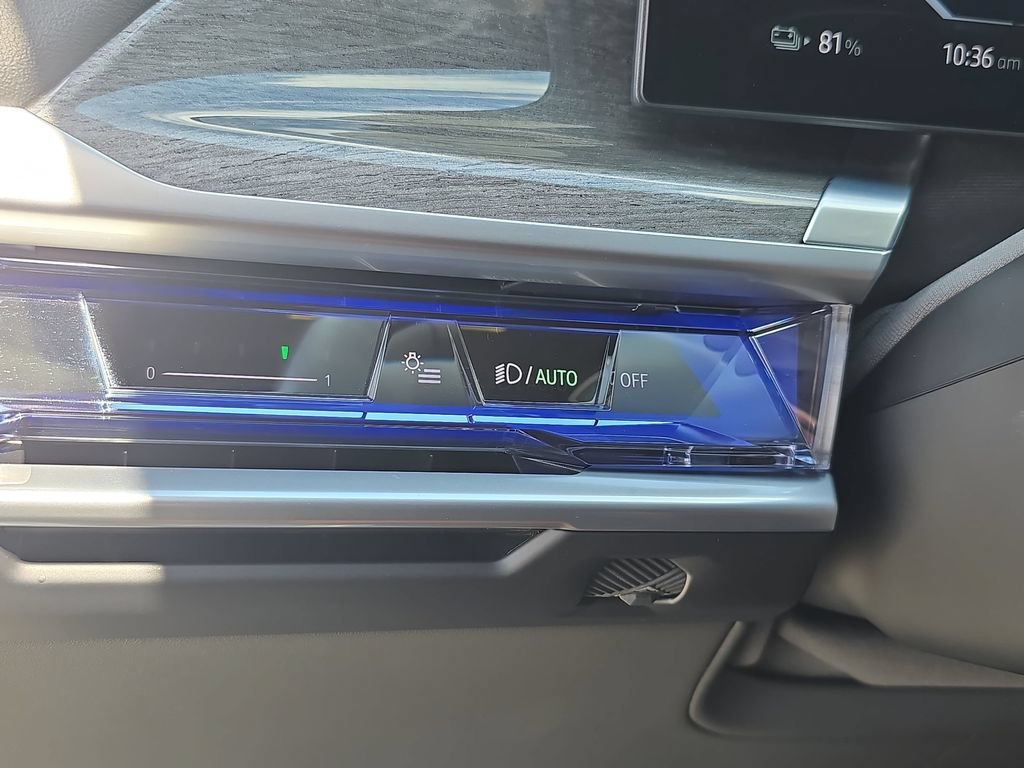 Used 2025 BMW i7 eDrive50 w/ M Sport Package RWD image 30