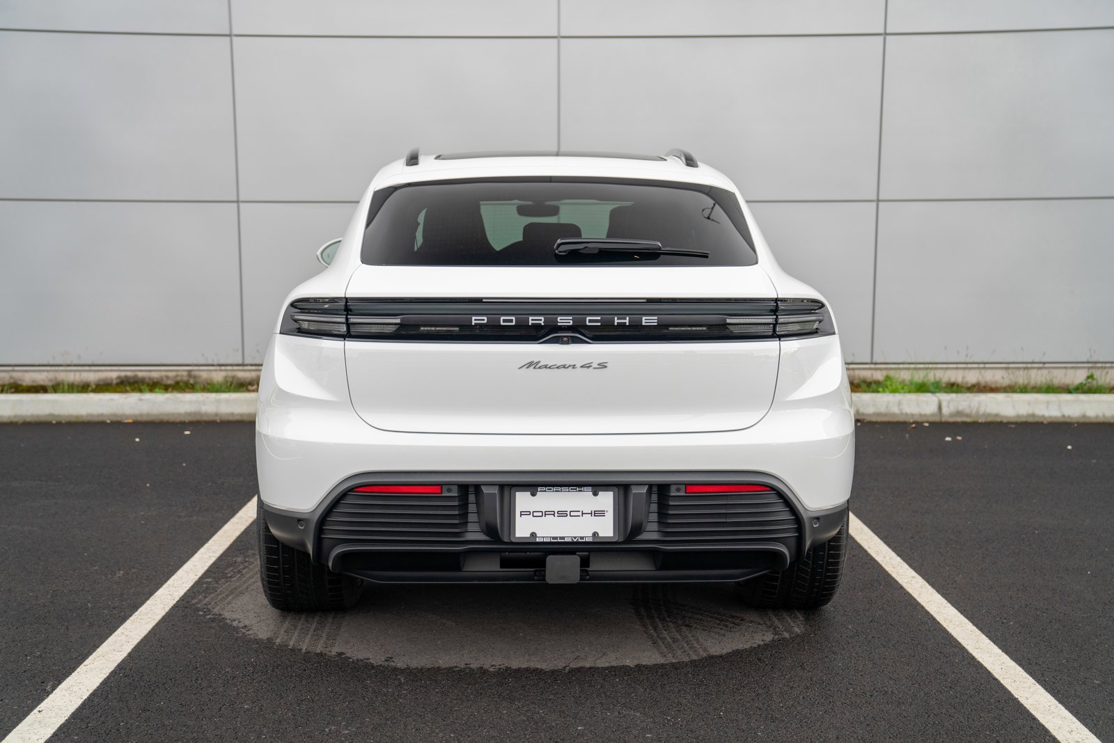 New 2026 Porsche Macan 4S Electric AWD/4WD image 7