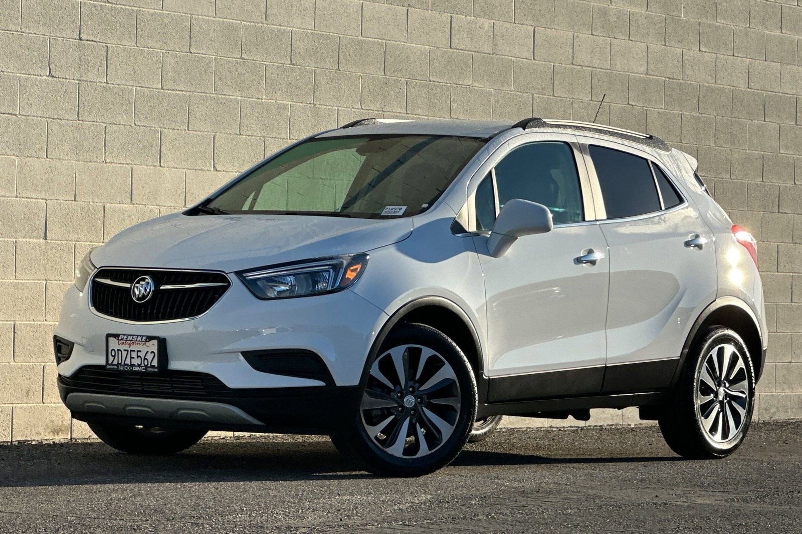 Certified 2022 Buick Encore Preferred w/ Safety Package image 8