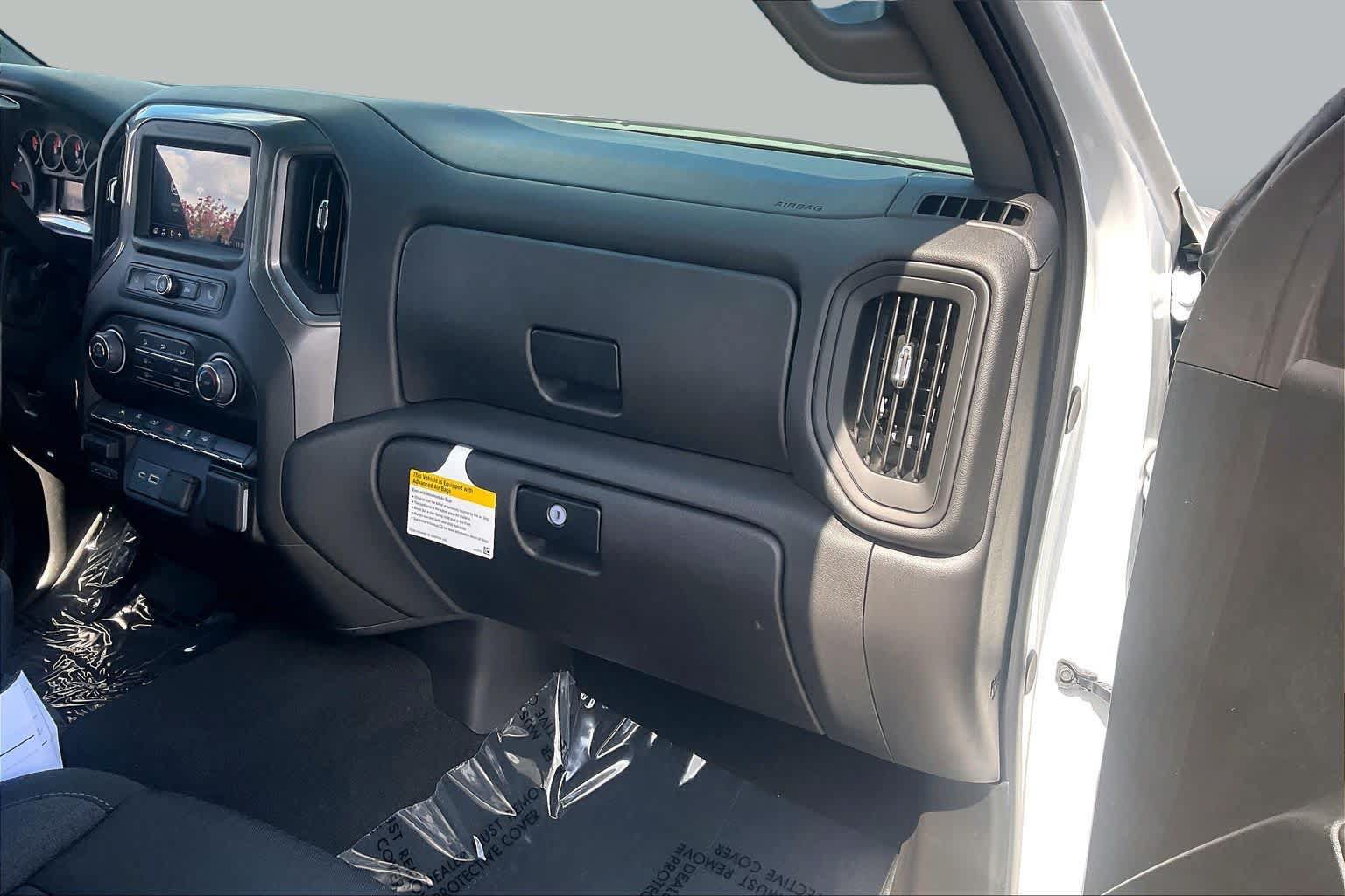 Used 2025 Chevrolet Silverado 1500 Custom w/ Turbomax Blackout Package RWD image 18