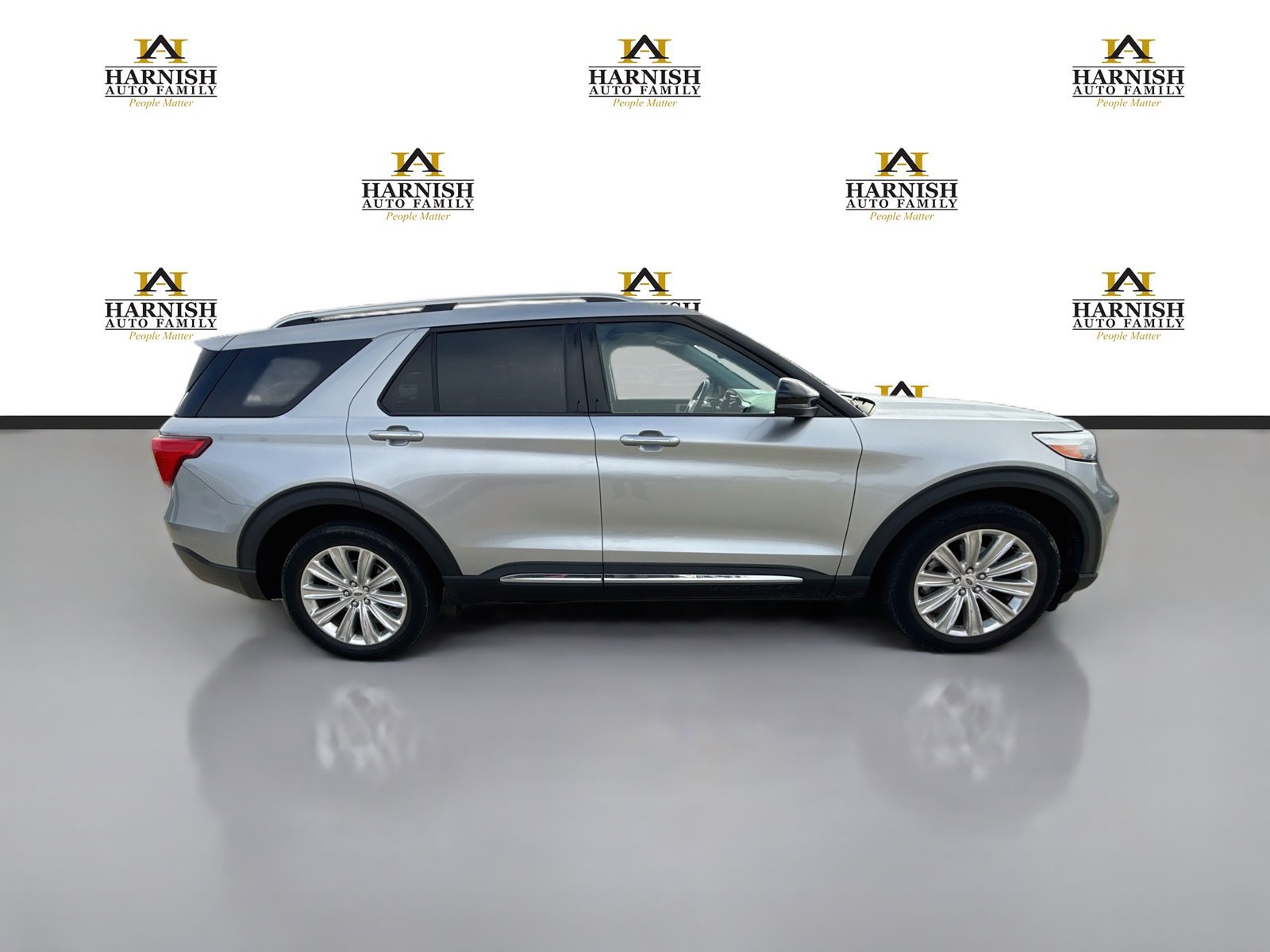 Used 2021 Ford Explorer Limited w/ Equipment Group 301A AWD/4WD image 6