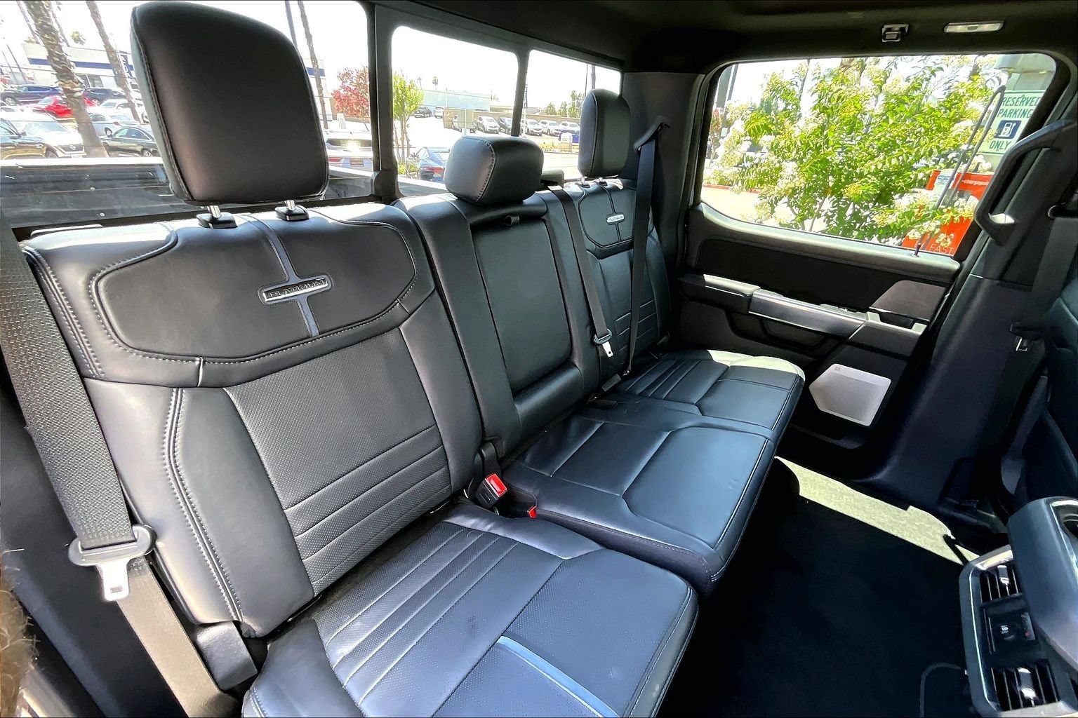Used 2025 Ford F450 Platinum w/ FX4 Off-Road Package AWD/4WD image 27