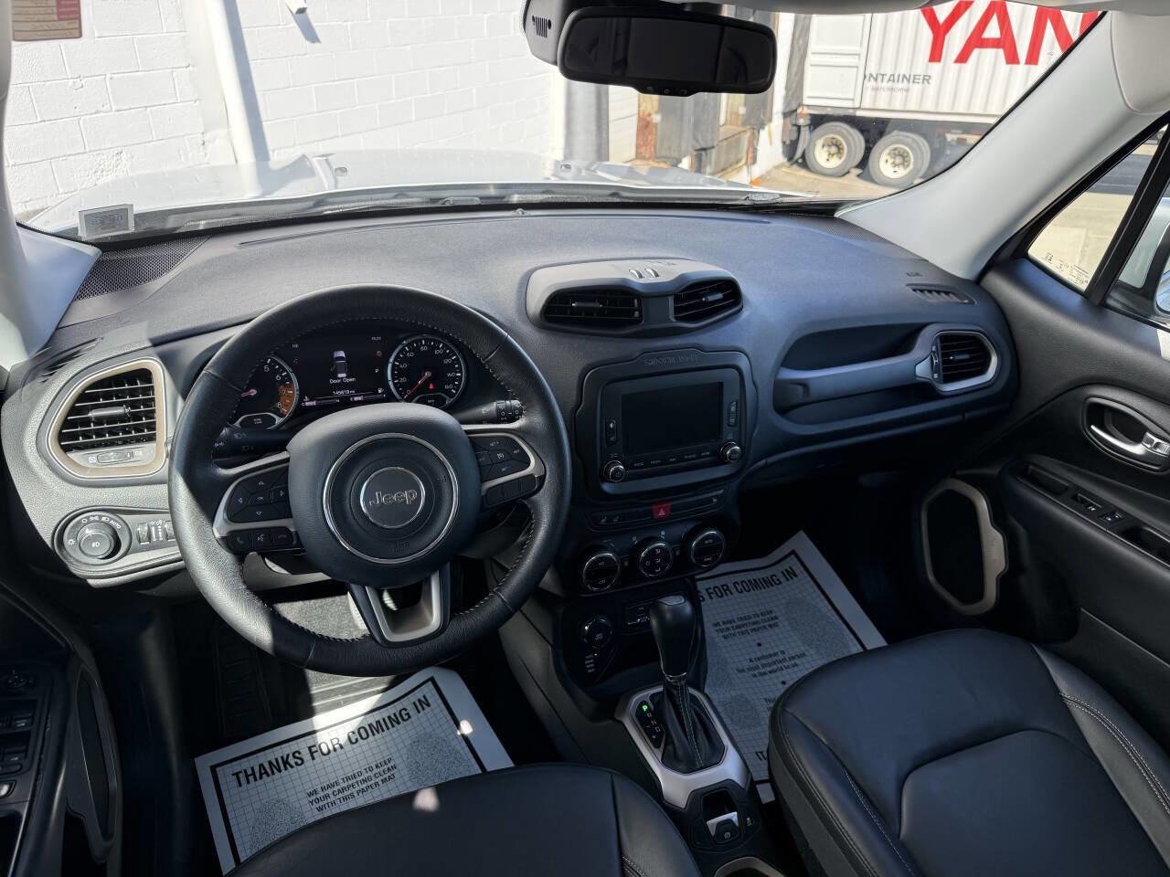 Used 2015 Jeep Renegade Limited image 9