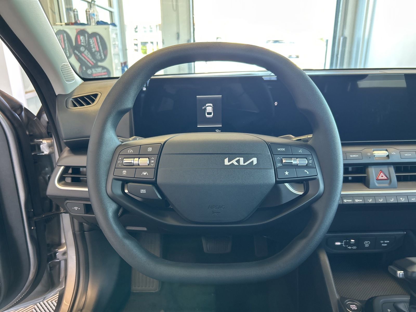 New 2025 Kia K4 LXS image 16