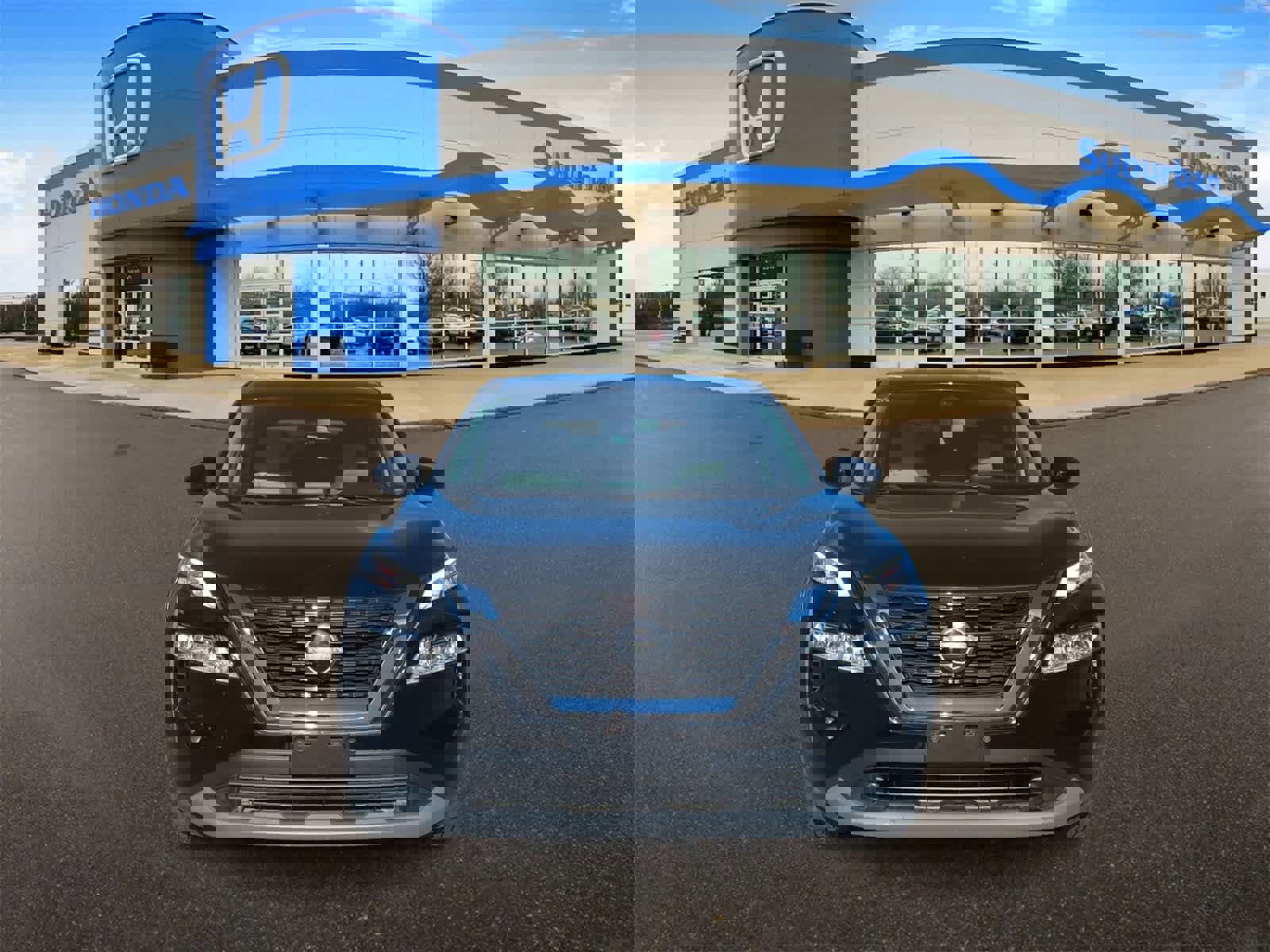 Used 2023 Nissan Rogue SV image 3