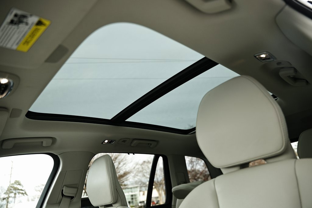 Used 2022 Volvo XC90 T6 Inscription w/ Advanced Package image 16