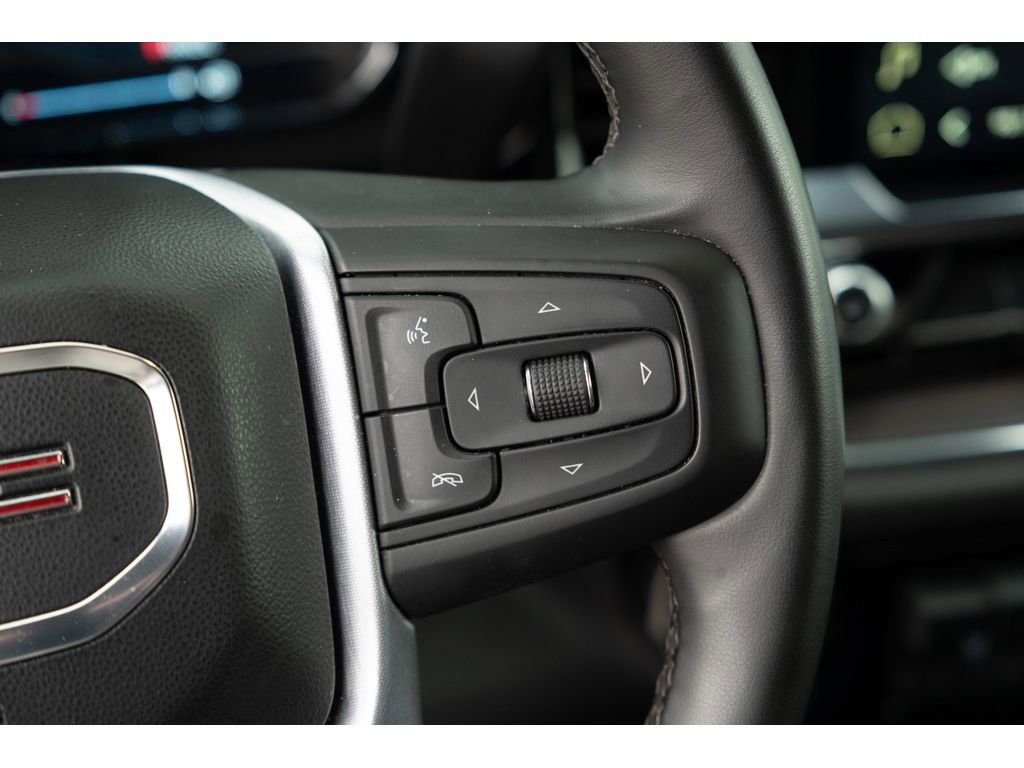 Certified 2025 GMC Sierra 1500 SLT image 17