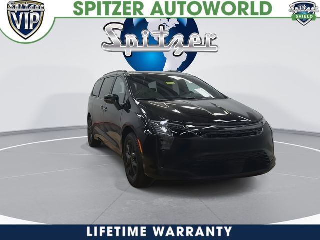 New 2027 Chrysler Pacifica Limited w/ S Appearance Package AWD/4WD image 3