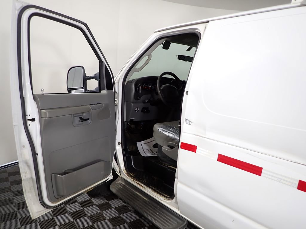 Used 2006 Ford E-350 and Econoline 350 Extended Super Duty RWD image 15