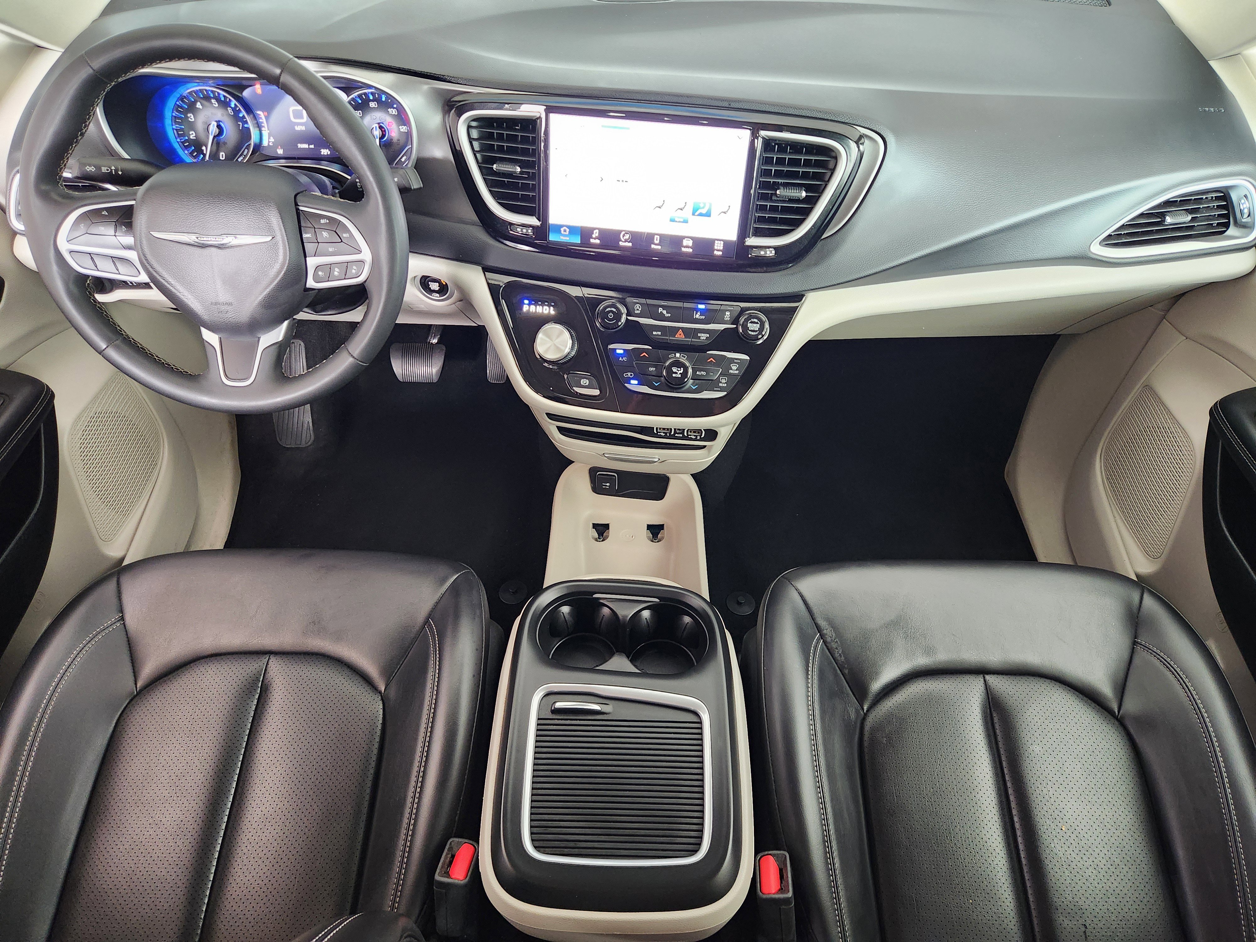 Used 2023 Chrysler Pacifica Touring-L FWD image 28