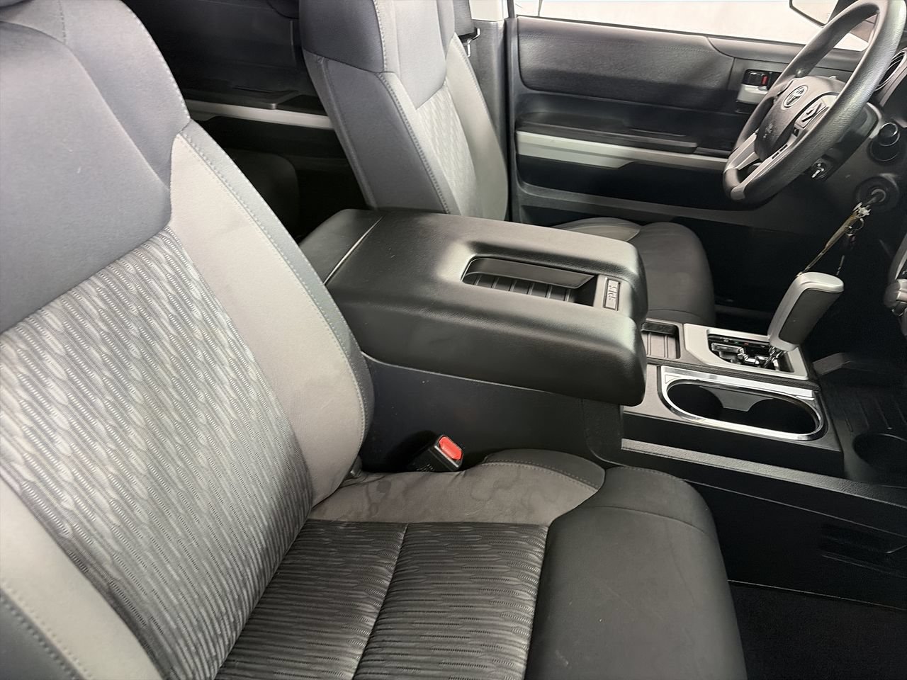 Used 2019 Toyota Tundra SR5 w/ SR5 Convenience Package RWD image 24