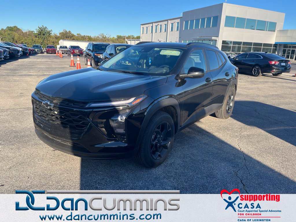 Used 2026 Chevrolet Trax LT w/ Driver Confidence Package FWD image 1