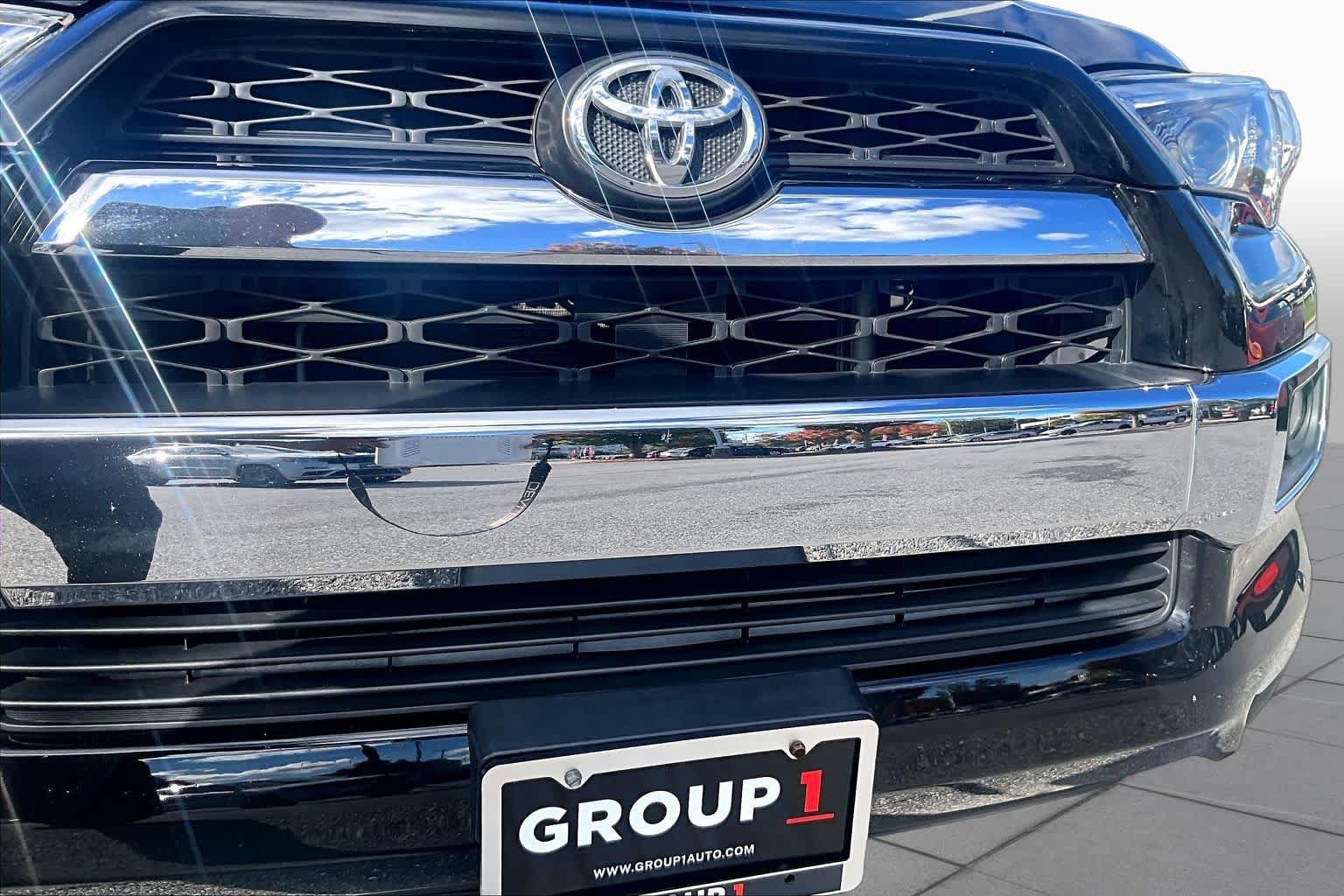 Used 2019 Toyota 4Runner Limited AWD/4WD image 30