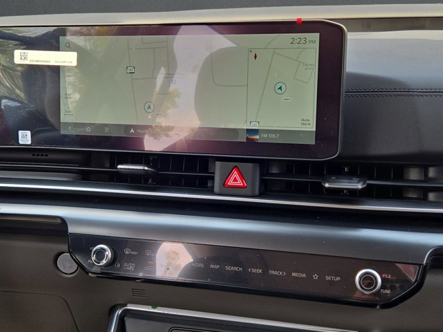 Used 2025 Kia Carnival FWD image 15