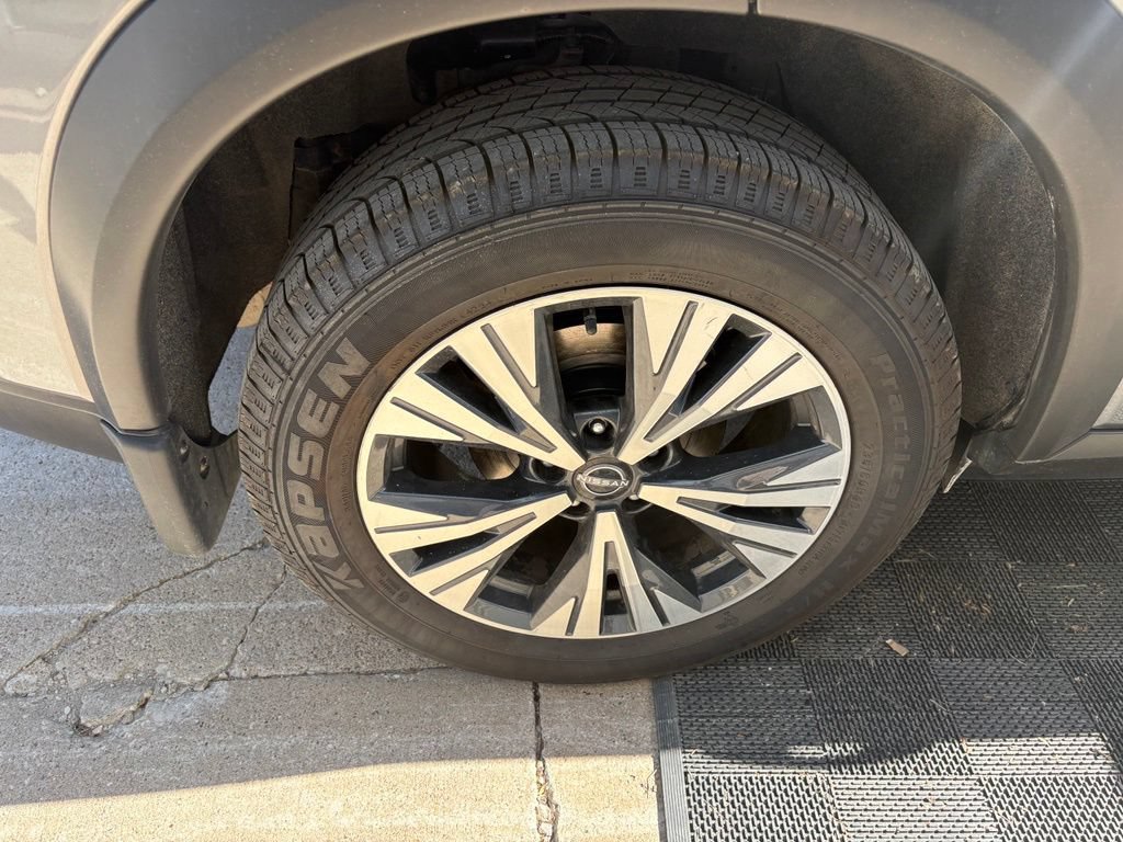 Used 2022 Nissan Rogue SV AWD/4WD image 4