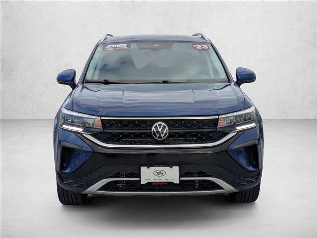 Used 2023 Volkswagen Taos SE w/ Black Wheel Package FWD video 2